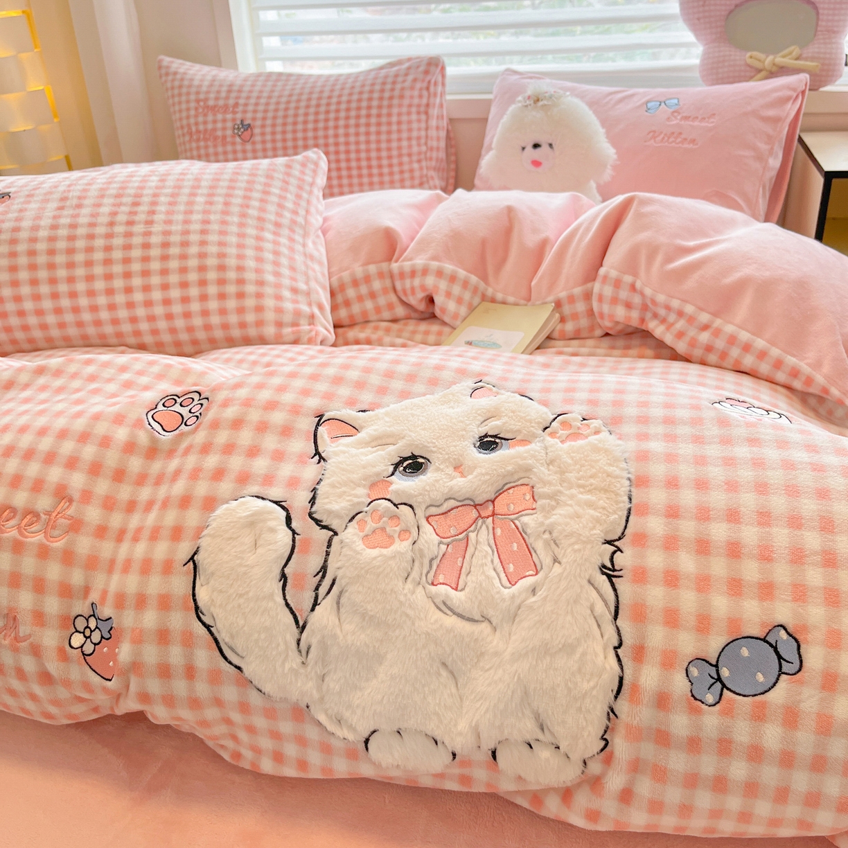 91家纺网 家纺一手货源 找家纺 （总）如一 2025新款高克重卡通贴布绣牛奶绒四件套