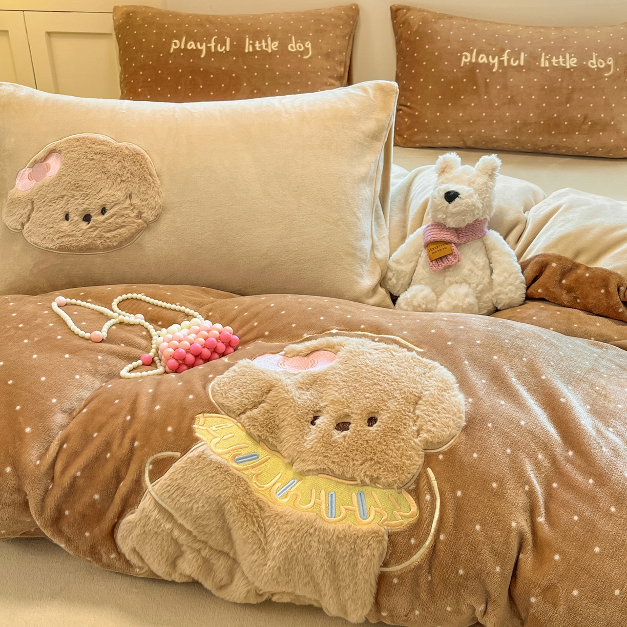 91家纺网 家纺一手货源 找家纺 （总）如一 2025新款高克重卡通贴布绣牛奶绒四件套