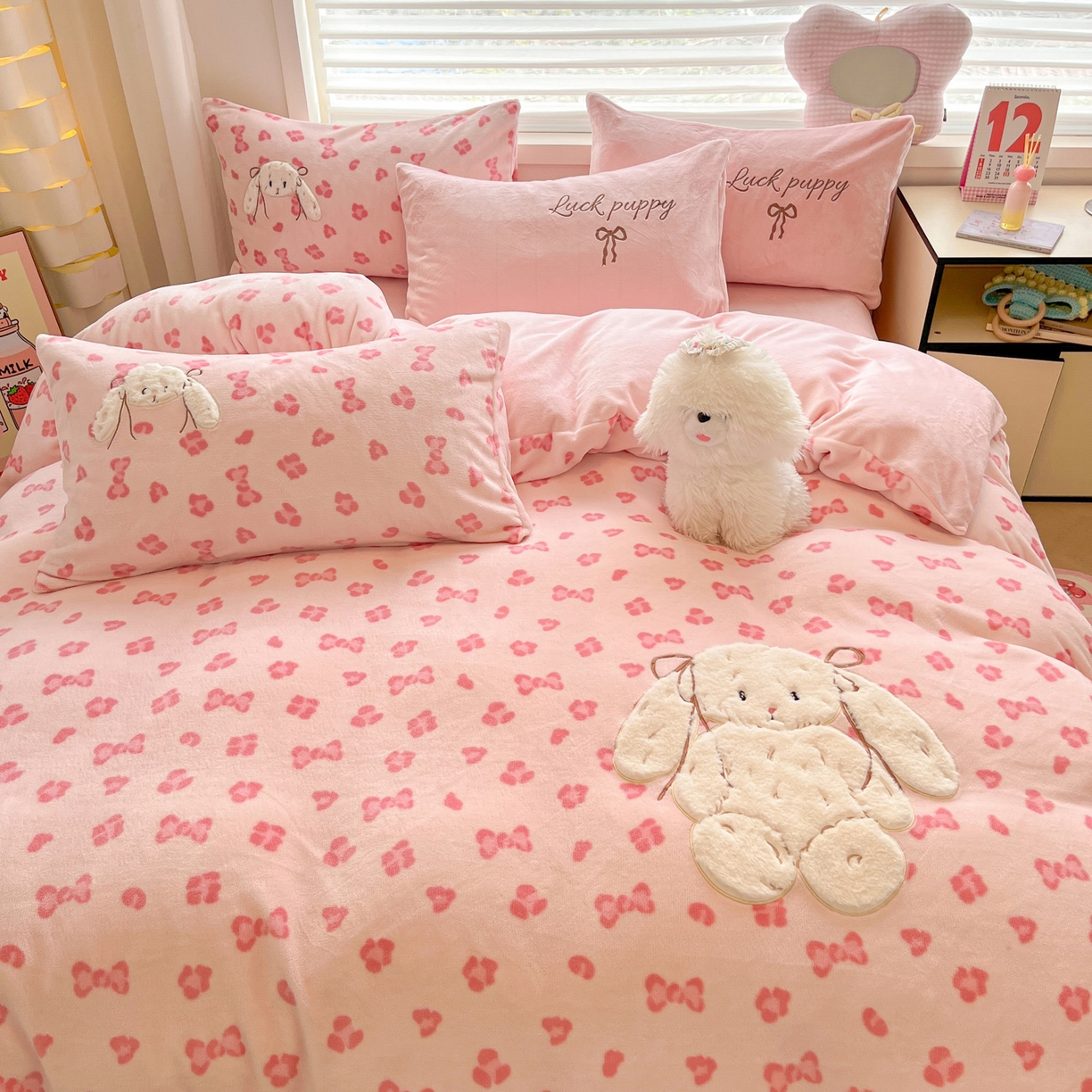 91家纺网 家纺一手货源 找家纺 如一 2025新款高克重卡通贴布绣牛奶绒四件套 豹纹兔