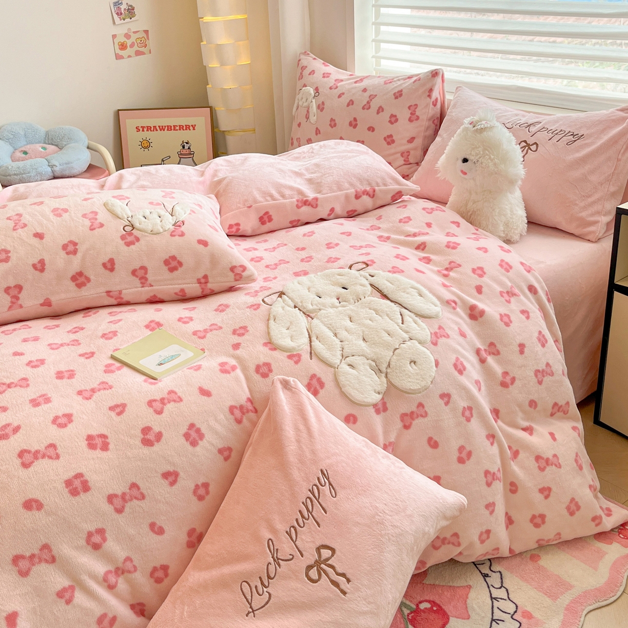 91家纺网 家纺一手货源 找家纺 如一 2025新款高克重卡通贴布绣牛奶绒四件套 豹纹兔