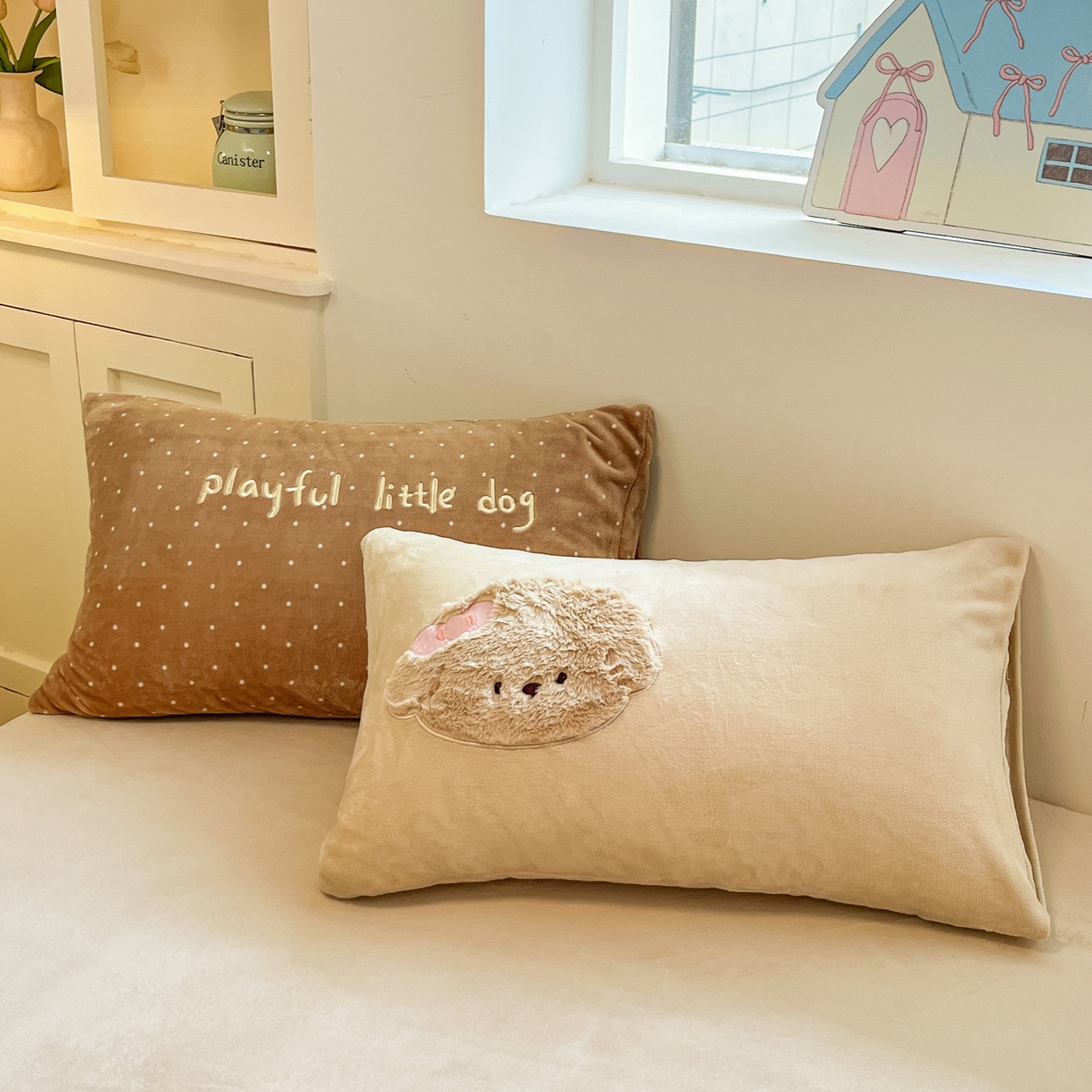 91家纺网 家纺一手货源 找家纺 如一 2025新款高克重卡通贴布绣牛奶绒四件套 线团狗