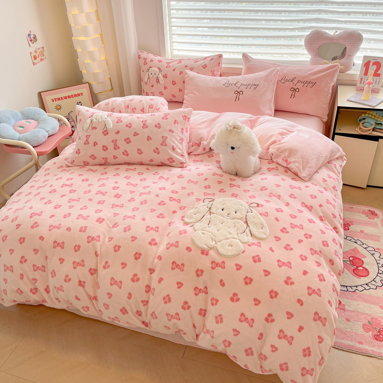 91家纺网 家纺一手货源 找家纺 如一 2025新款高克重卡通贴布绣牛奶绒四件套 豹纹兔