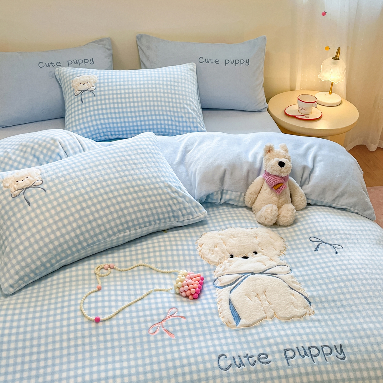 91家纺网 家纺一手货源 找家纺 如一 2025新款高克重卡通贴布绣牛奶绒四件套 雪纳瑞