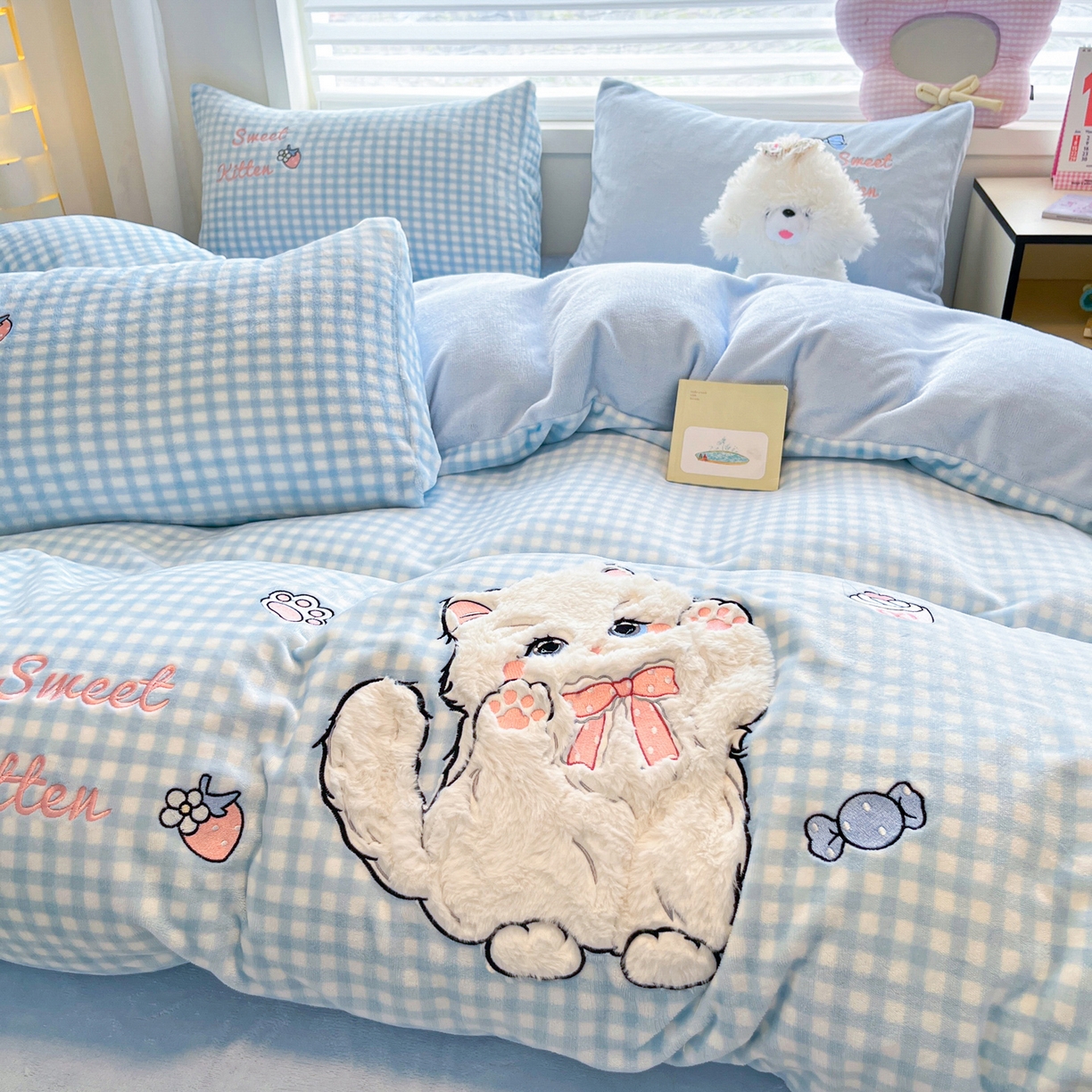 如一 2025新款高克重卡通贴布绣牛奶绒四件套 蓝格猫