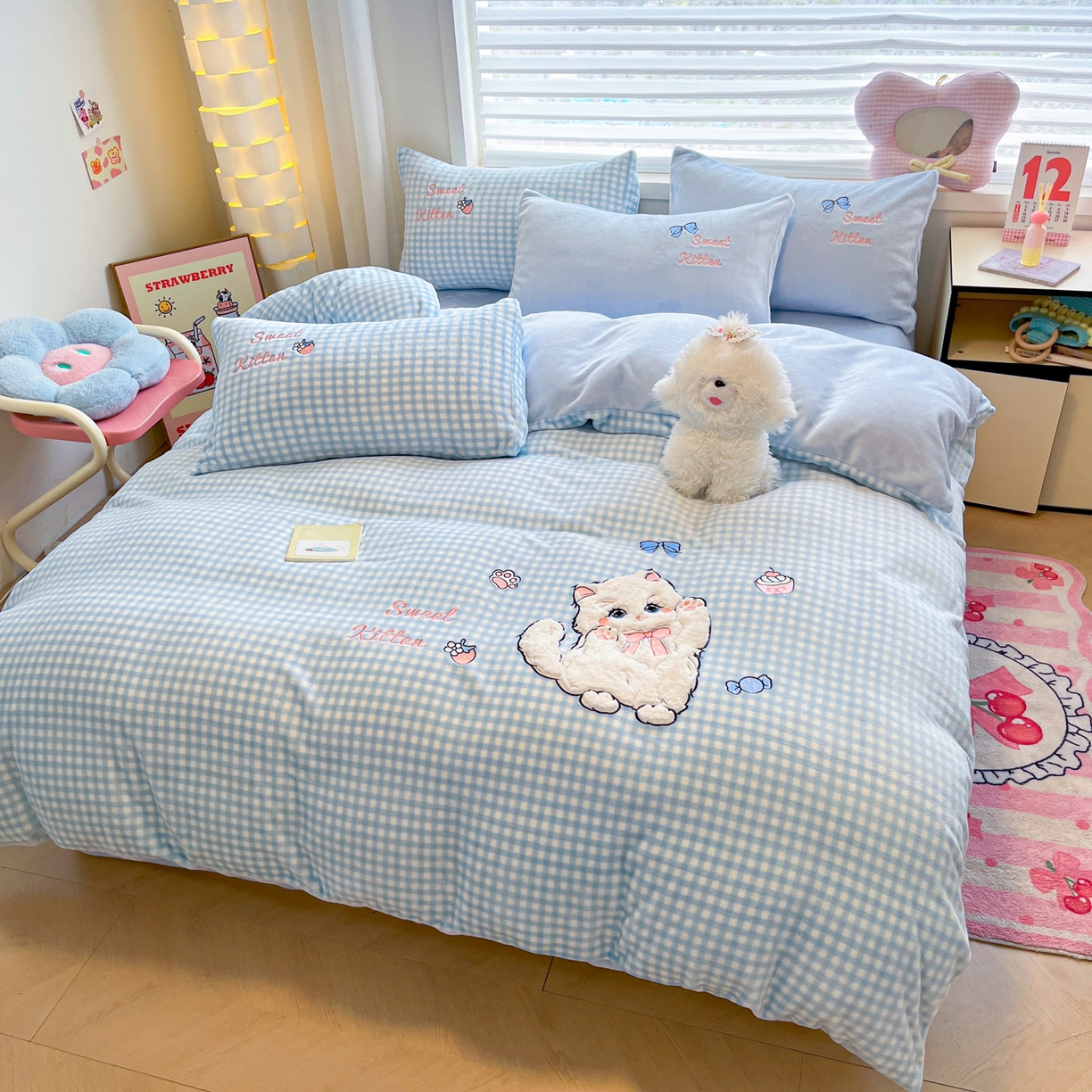 91家纺网 家纺一手货源 找家纺 如一 2025新款高克重卡通贴布绣牛奶绒四件套 蓝格猫