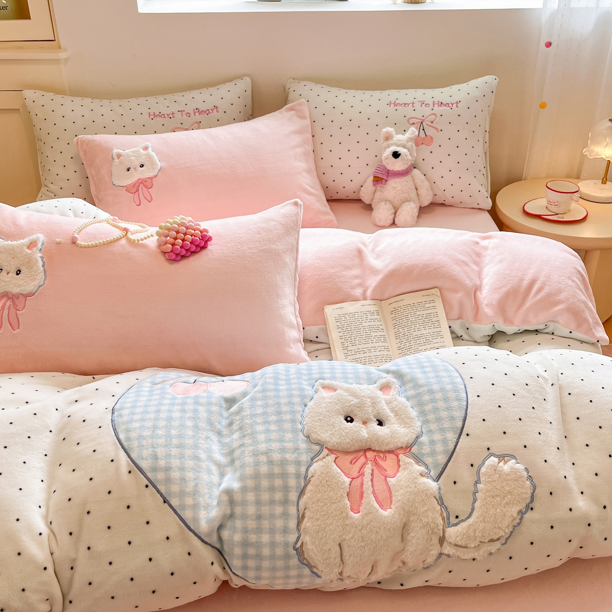 91家纺网 家纺一手货源 找家纺 （总）如一 2025新款高克重卡通贴布绣牛奶绒四件套