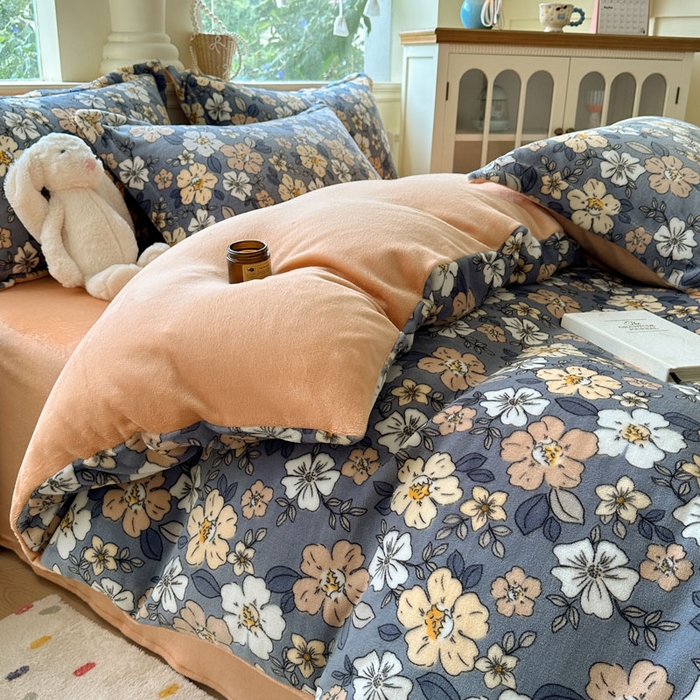 91家纺网 家纺一手货源 找家纺 绵庭家纺 2025新款高克重牛奶绒被套单件单被套被套单品 繁华朵朵-兰灰