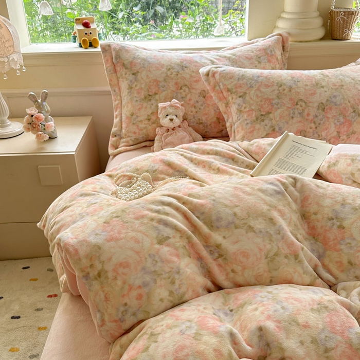 91家纺网 家纺一手货源 找家纺 绵庭家纺 2025新款高克重牛奶绒被套单件单被套被套单品 花颜月影-绿