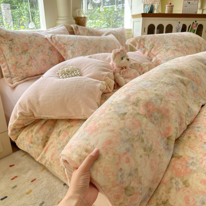 91家纺网 家纺一手货源 找家纺 绵庭家纺 2025新款高克重牛奶绒被套单件单被套被套单品 花颜月影-绿