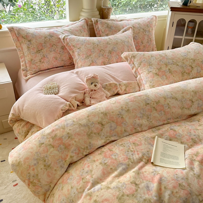 91家纺网 家纺一手货源 找家纺 绵庭家纺 2025新款高克重牛奶绒被套单件单被套被套单品 花颜月影-绿