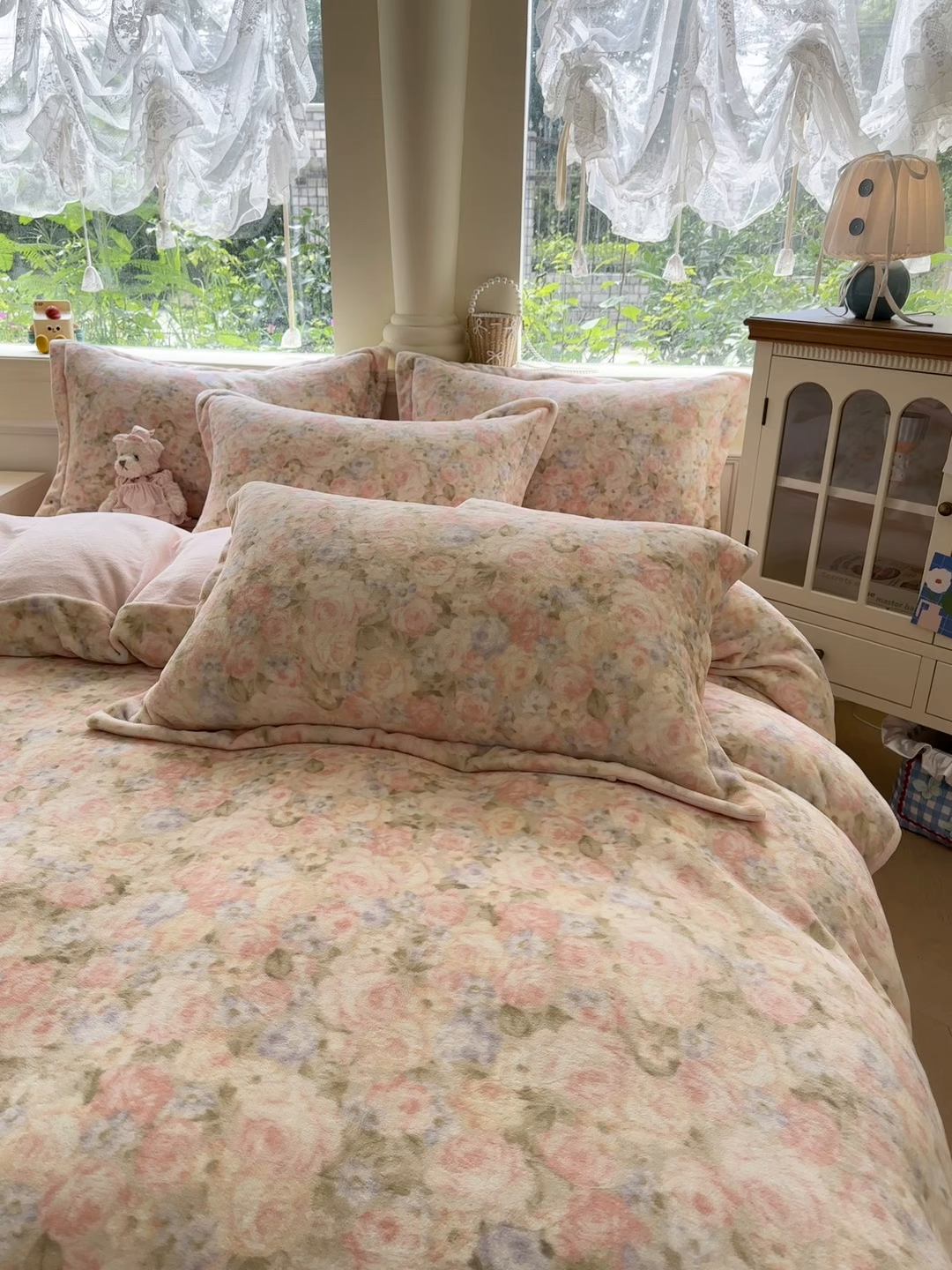 91家纺网 家纺一手货源 找家纺 绵庭家纺 2025新款高克重牛奶绒被套单件单被套被套单品 花颜月影-绿