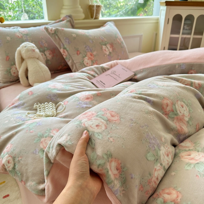 91家纺网 家纺一手货源 找家纺 绵庭家纺 2025新款高克重牛奶绒被套单件单被套被套单品 花韵玫瑰咖
