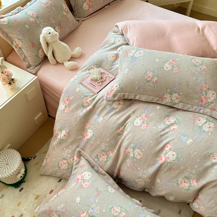 91家纺网 家纺一手货源 找家纺 绵庭家纺 2025新款高克重牛奶绒被套单件单被套被套单品 花韵玫瑰咖