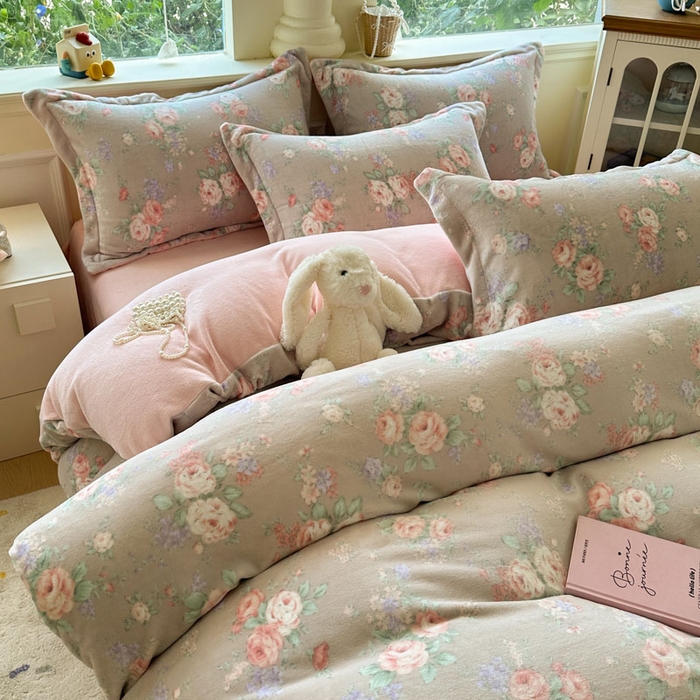 91家纺网 家纺一手货源 找家纺 绵庭家纺 2025新款高克重牛奶绒被套单件单被套被套单品 花韵玫瑰咖