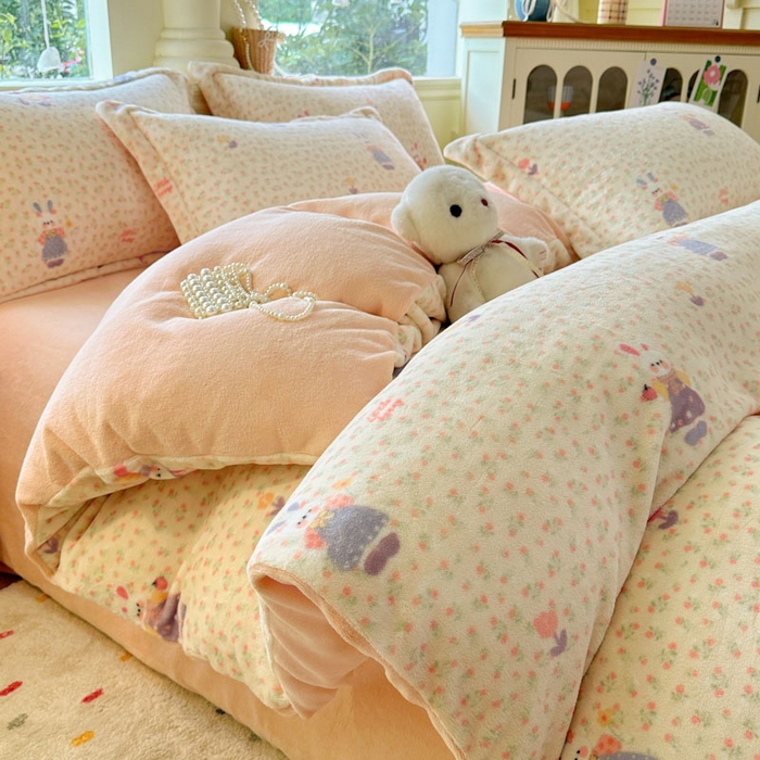 91家纺网 家纺一手货源 找家纺 绵庭家纺 2025新款高克重牛奶绒被套单件单被套被套单品 萌兔之星