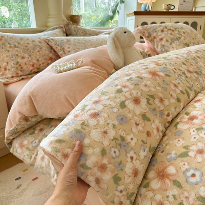 91家纺网 家纺一手货源 找家纺 绵庭家纺 2025新款高克重牛奶绒被套单件单被套被套单品 梦境花语