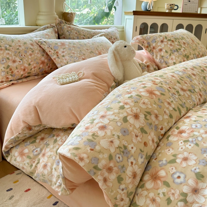 91家纺网 家纺一手货源 找家纺 绵庭家纺 2025新款高克重牛奶绒被套单件单被套被套单品 梦境花语