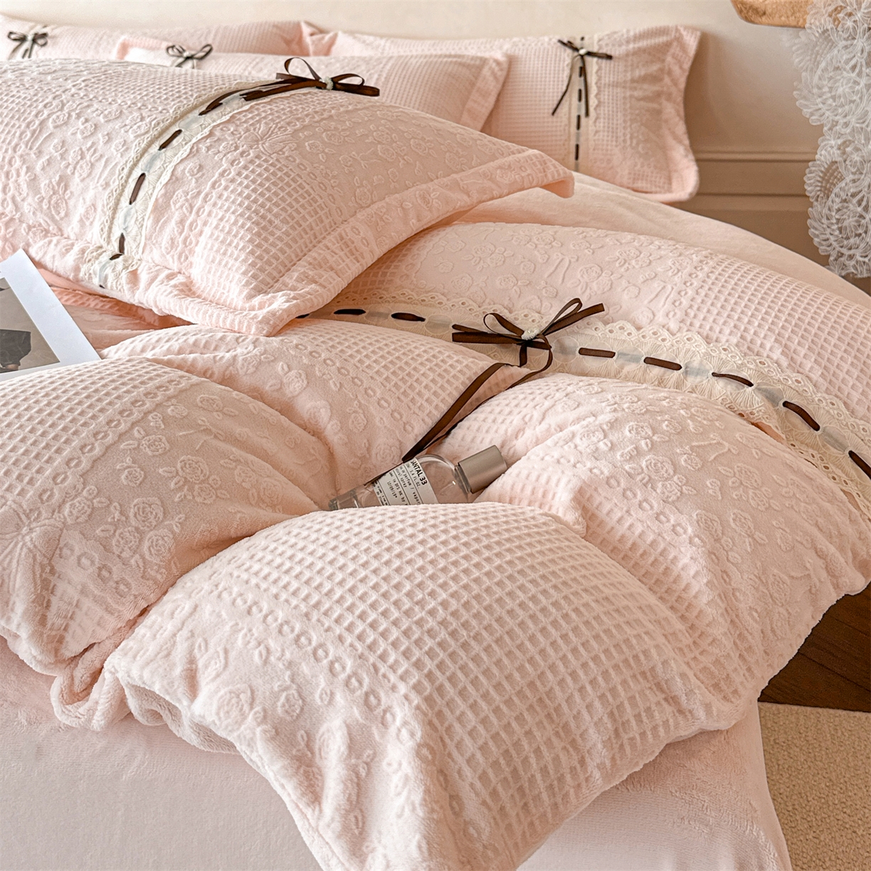 91家纺网 家纺一手货源 找家纺 （总）叠派家纺 2025新款高端雕花公主风蝴蝶结工艺款四件套绿野仙踪系列（直播热款）提供买家秀