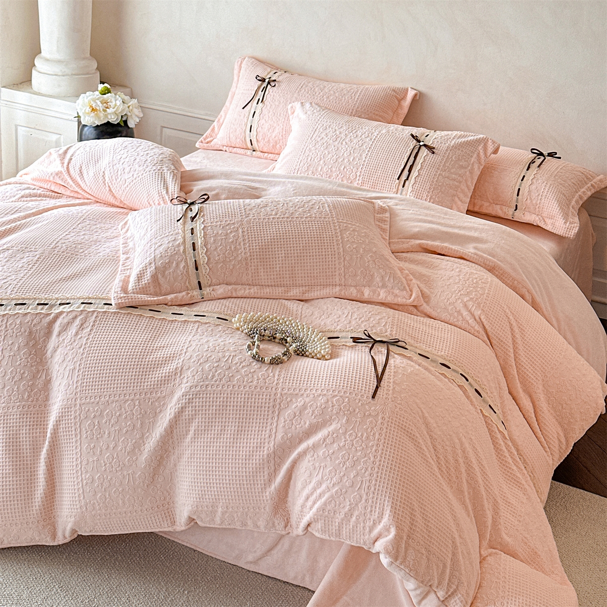 91家纺网 家纺一手货源 找家纺 叠派家纺 2025新款高端雕花公主风蝴蝶结工艺款四件套绿野仙踪系列（直播热款）提供买家秀 绿野仙踪-仙女粉