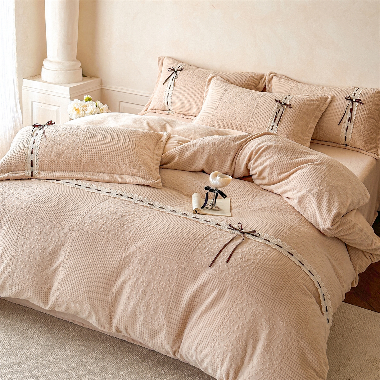 91家纺网 家纺一手货源 找家纺 叠派家纺 2025新款高端雕花公主风蝴蝶结工艺款四件套绿野仙踪系列（直播热款）提供买家秀 绿野仙踪-卡其