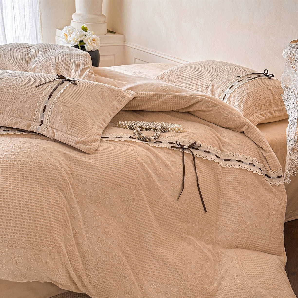 91家纺网 家纺一手货源 找家纺 叠派家纺 2025新款高端雕花公主风蝴蝶结工艺款四件套绿野仙踪系列（直播热款）提供买家秀 绿野仙踪-卡其