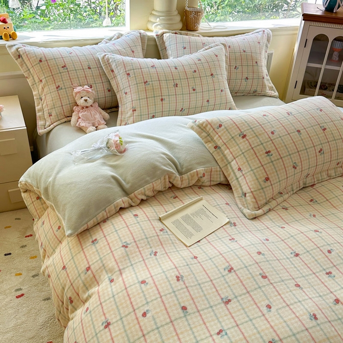 91家纺网 家纺一手货源 找家纺 绵庭家纺 2025新款高克重牛奶绒被套单件单被套被套单品 桃你喜欢-黄