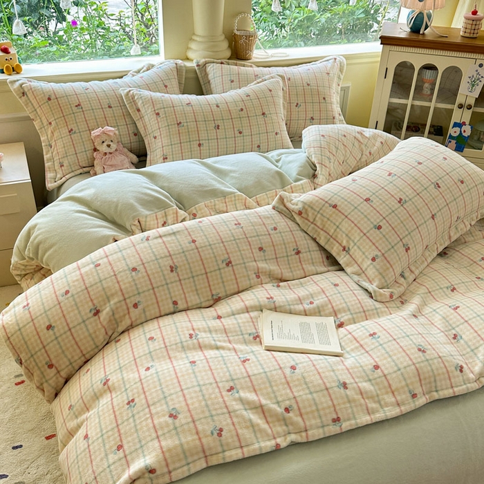 91家纺网 家纺一手货源 找家纺 绵庭家纺 2025新款高克重牛奶绒被套单件单被套被套单品 桃你喜欢-黄