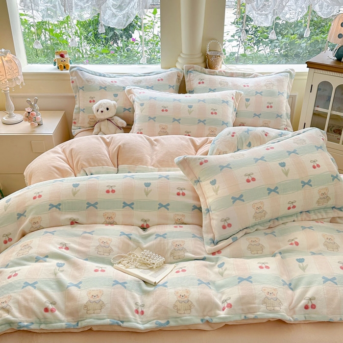 91家纺网 家纺一手货源 找家纺 绵庭家纺 2025新款高克重牛奶绒被套单件单被套被套单品 小熊饼干