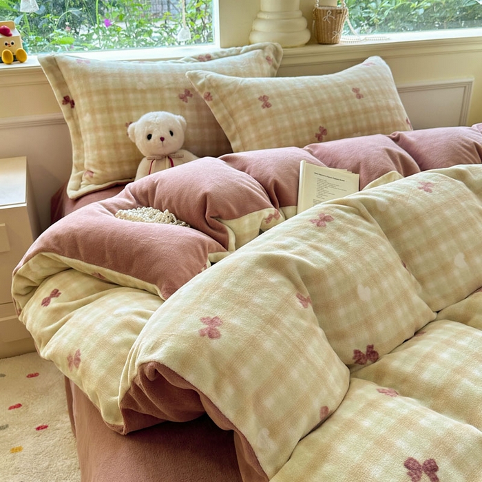 91家纺网 家纺一手货源 找家纺 绵庭家纺 2025新款高克重牛奶绒被套单件单被套被套单品 星梦蝶结-绿