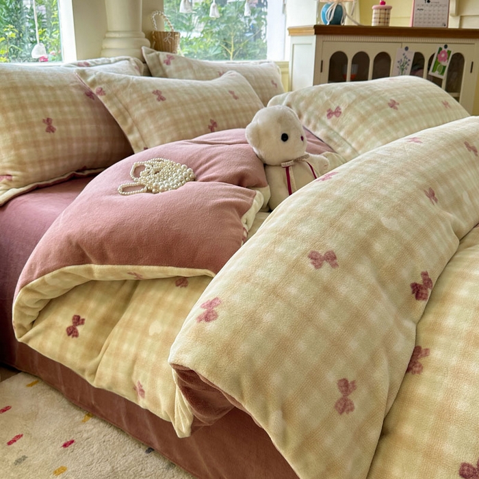 91家纺网 家纺一手货源 找家纺 绵庭家纺 2025新款高克重牛奶绒被套单件单被套被套单品 星梦蝶结-绿