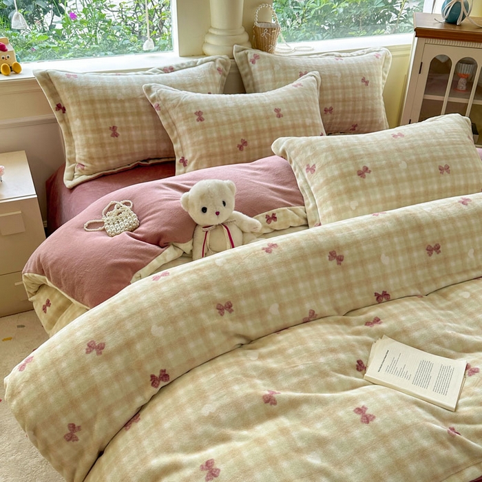 91家纺网 家纺一手货源 找家纺 绵庭家纺 2025新款高克重牛奶绒被套单件单被套被套单品 星梦蝶结-绿