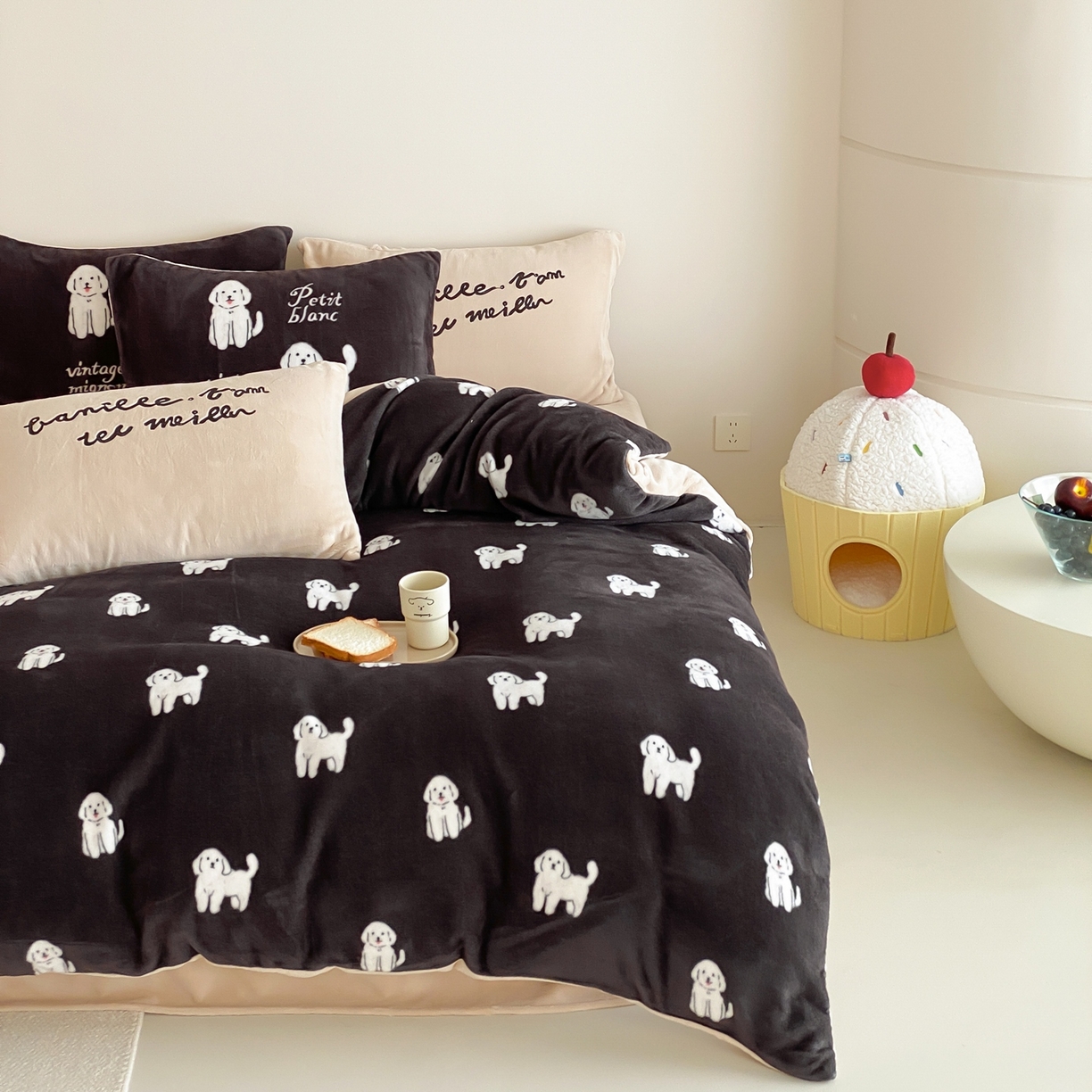 （总）时亿家居 2025新款高克重獭獭绒四件套-复古小狗