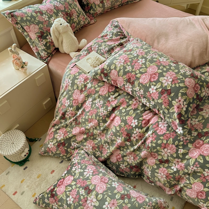 91家纺网 家纺一手货源 找家纺 绵庭家纺 2025新款高克重牛奶绒被套单件单被套被套单品 幽幽花香