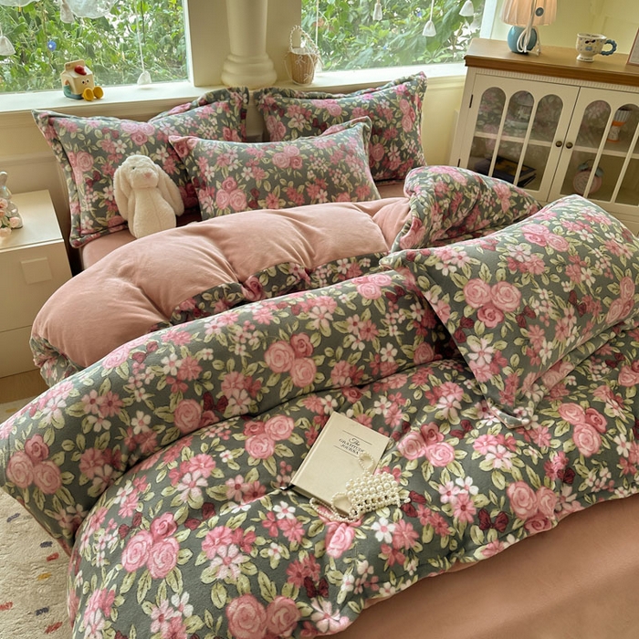 91家纺网 家纺一手货源 找家纺 绵庭家纺 2025新款高克重牛奶绒被套单件单被套被套单品 幽幽花香