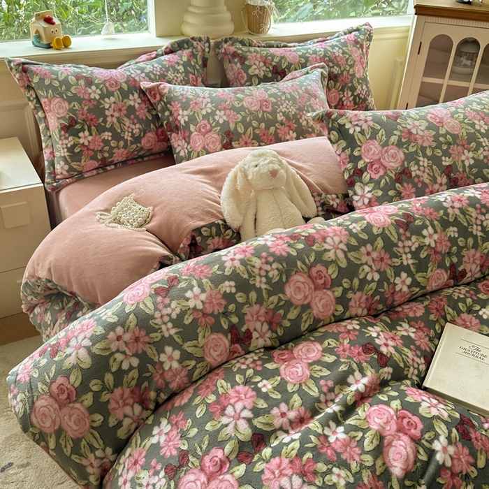 91家纺网 家纺一手货源 找家纺 绵庭家纺 2025新款高克重牛奶绒被套单件单被套被套单品 幽幽花香