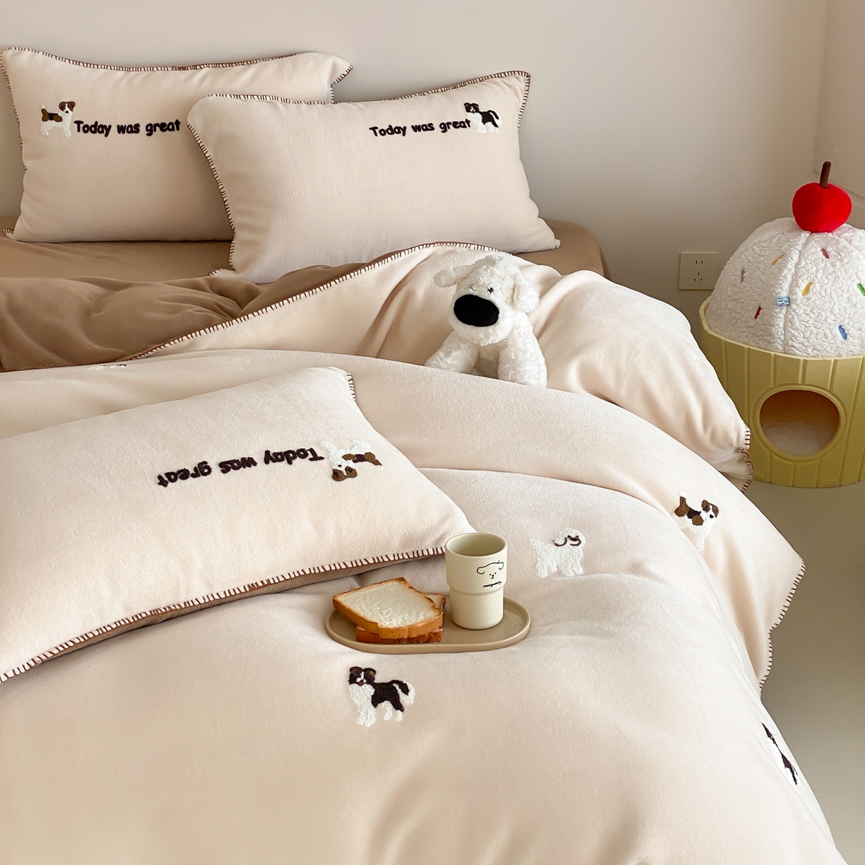 91家纺网 家纺一手货源 找家纺 （总）时亿家居 2025新款高克重獭獭绒四件套-萌宠