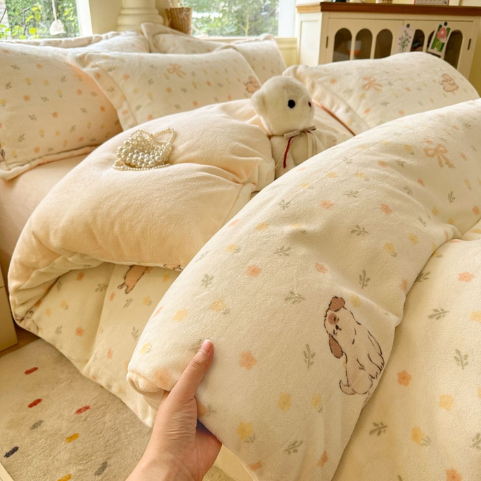 91家纺网 家纺一手货源 找家纺 绵庭家纺 2025新款高克重牛奶绒被套单件单被套被套单品 芋泥小狗