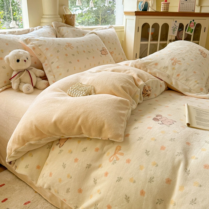 91家纺网 家纺一手货源 找家纺 绵庭家纺 2025新款高克重牛奶绒被套单件单被套被套单品 芋泥小狗