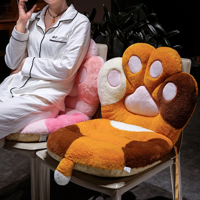 91家纺网 家纺一手货源 找家纺 仟亿莱 2025新款仿兔毛绒萌萌猫爪连体坐垫 粉色连体猫爪