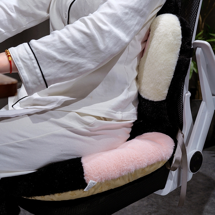 91家纺网 家纺一手货源 找家纺 仟亿莱 2025新款仿兔毛绒萌萌猫爪连体坐垫 粉色连体猫爪