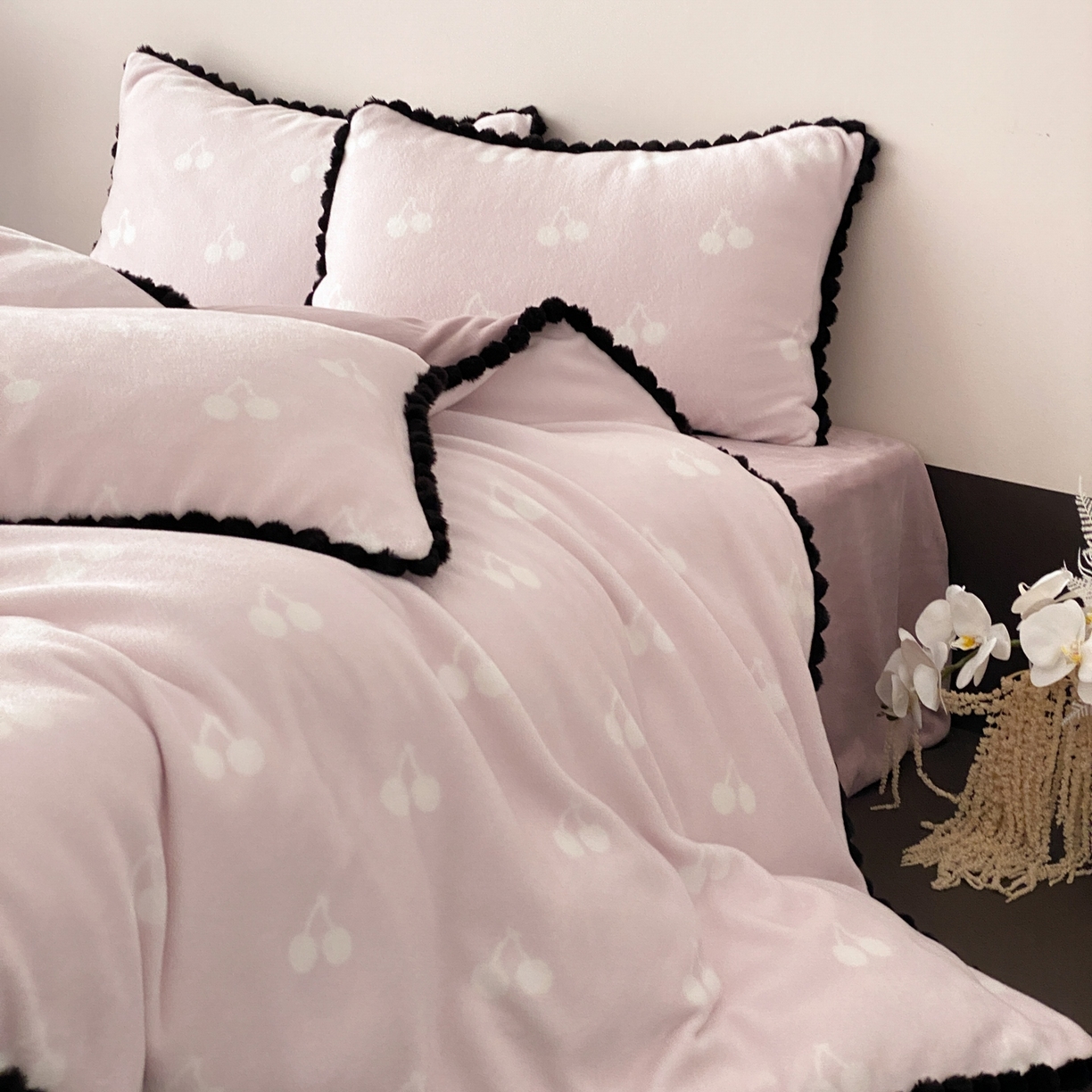 91家纺网 家纺一手货源 找家纺 （总）时亿家居 2025新款高克重獭獭绒四件套-云梦樱语