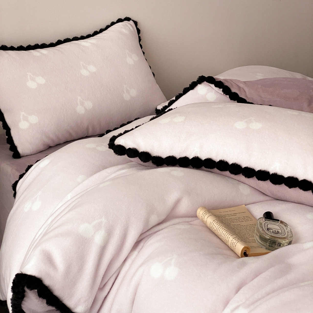 91家纺网 家纺一手货源 找家纺 （总）时亿家居 2025新款高克重獭獭绒四件套-云梦樱语