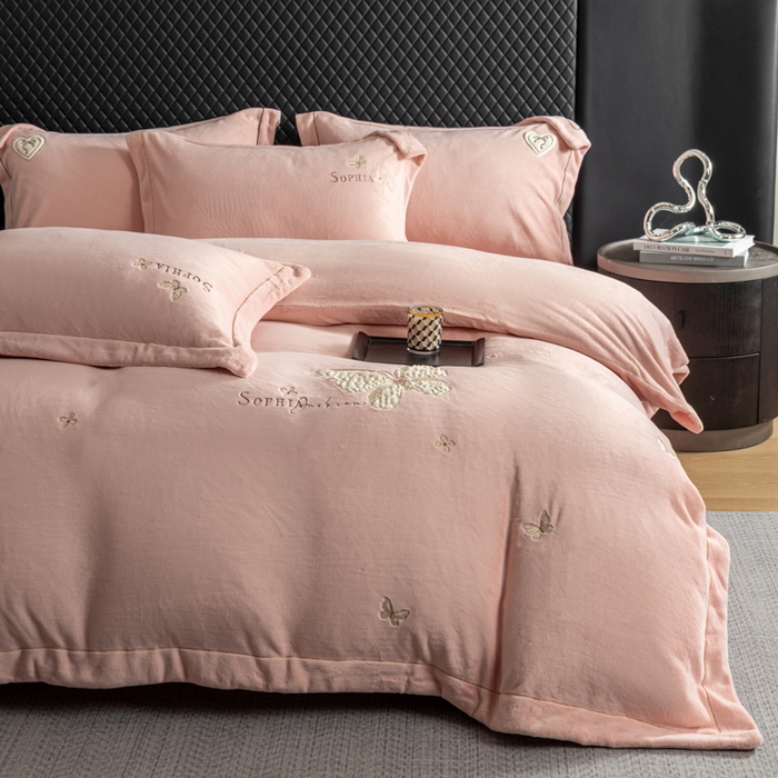 91家纺网 家纺一手货源 找家纺 （总）魅都2025秋冬 全棉厚织长绒棉磨毛立体浮雕提花四件套全棉四件套微风知晓