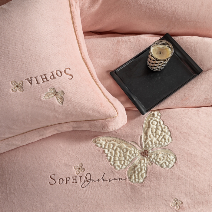 91家纺网 家纺一手货源 找家纺 （总）魅都 2025新款冬季全消光超柔高克重牛奶绒四件套-蝴蝶印记