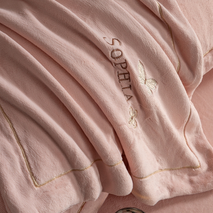 91家纺网 家纺一手货源 找家纺 （总）魅都 2025新款冬季全消光超柔高克重牛奶绒四件套-蝴蝶印记