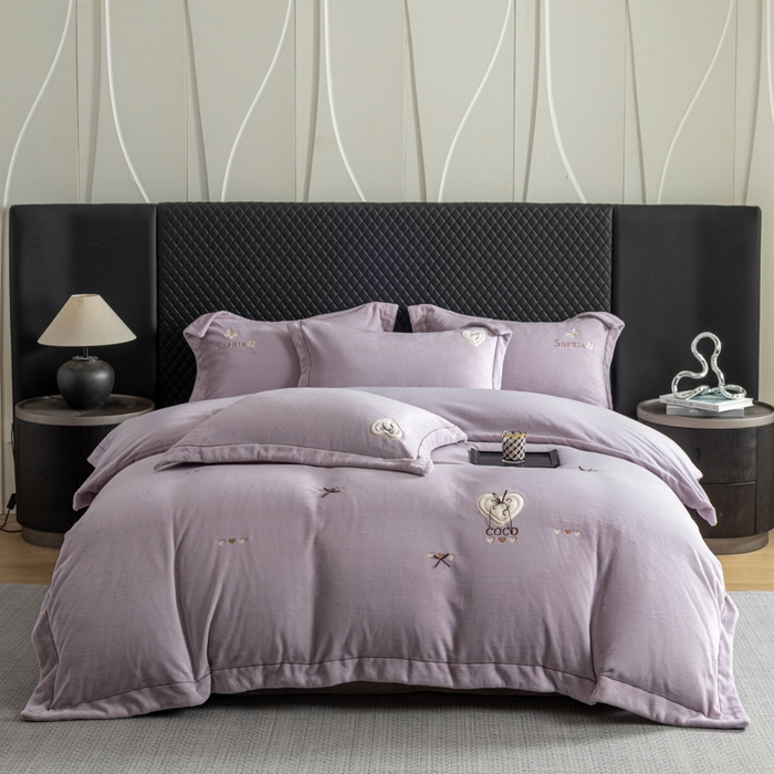91家纺网 家纺一手货源 找家纺 魅都 2025新款冬季全消光超柔高克重牛奶绒四件套-COCO COCO-幸运紫