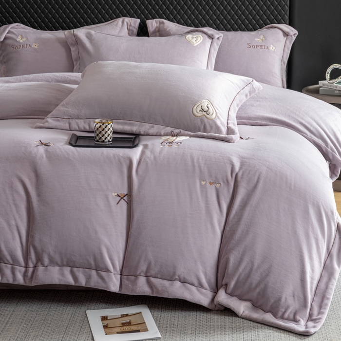 91家纺网 家纺一手货源 找家纺 （总）魅都 2025新款冬季全消光超柔高克重牛奶绒四件套-COCO