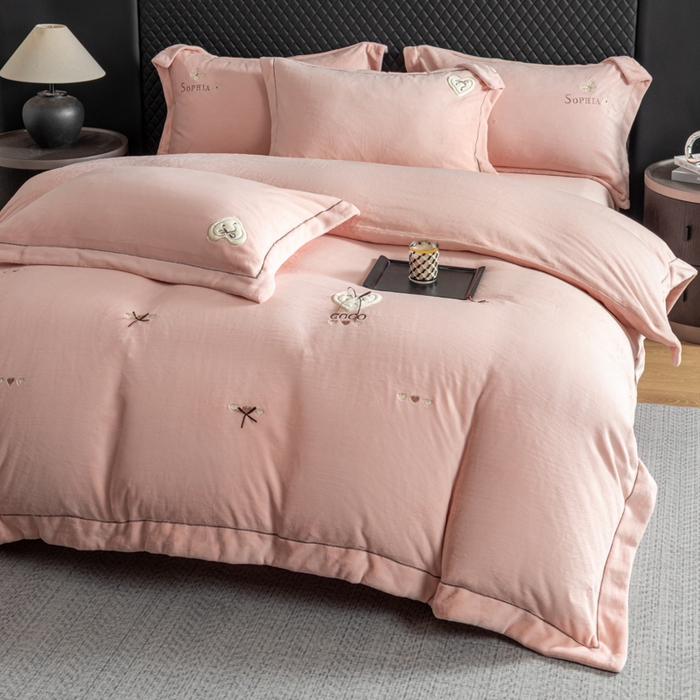 91家纺网 家纺一手货源 找家纺 魅都 2025新款冬季全消光超柔高克重牛奶绒四件套-COCO COCO-幸运粉