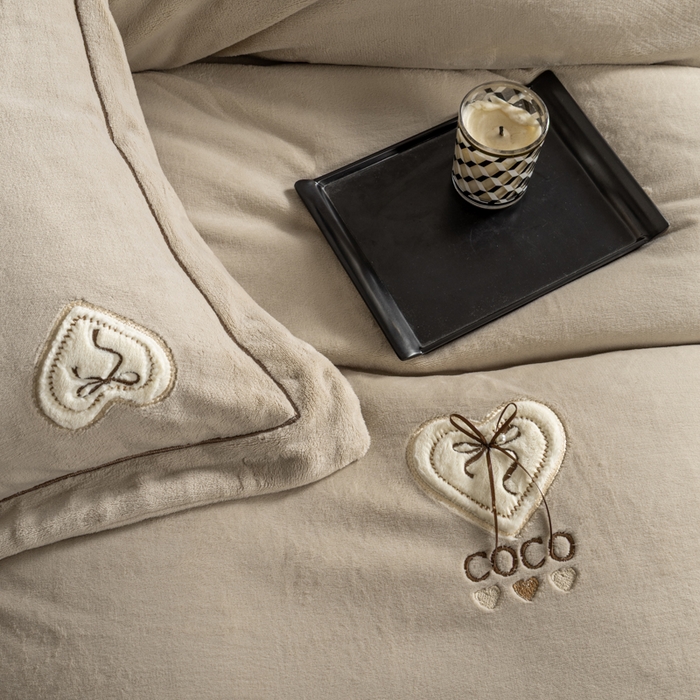 91家纺网 家纺一手货源 找家纺 魅都 2025新款冬季全消光超柔高克重牛奶绒四件套-COCO COCO-浅米咖