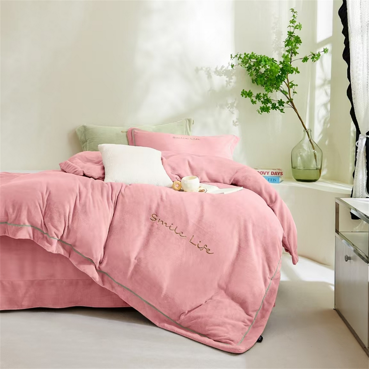 91家纺网 家纺一手货源 找家纺 （总）芯丝路枕业 2025新款蚕丝棉四件套系列-快乐生活蚕丝绒三件套